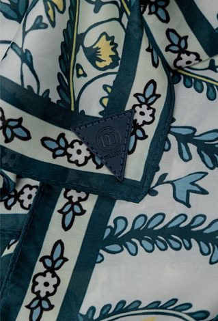 Apaszka z drobnymi kwiatami