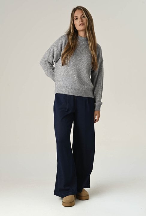 Dzianinowy sweter z metaliczną nicią