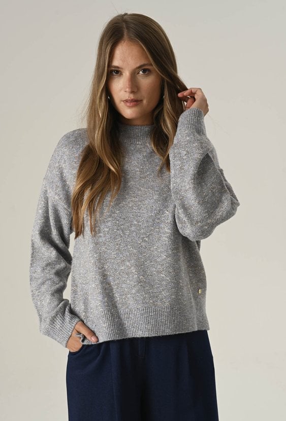 Dzianinowy sweter z metaliczną nicią