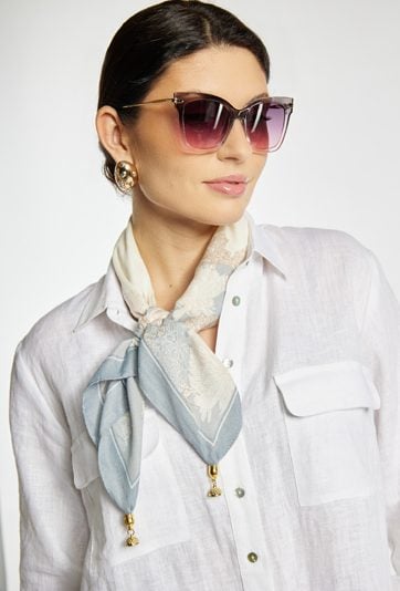 Apaszka z delikatnym wzorem