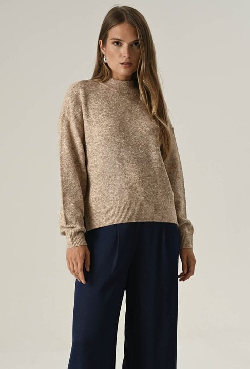 Dzianinowy sweter z metaliczną nicią