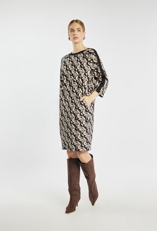 Sukienka z geometrycznym wzorem