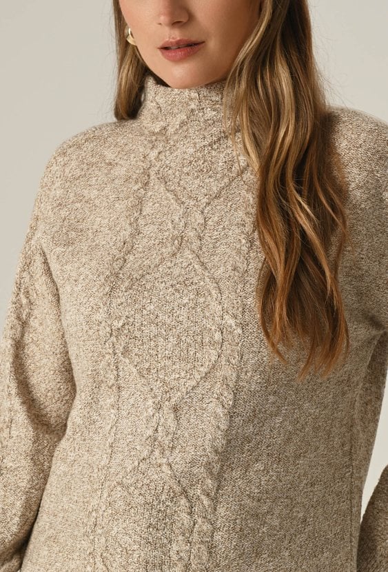 Sweter z metaliczną nicią