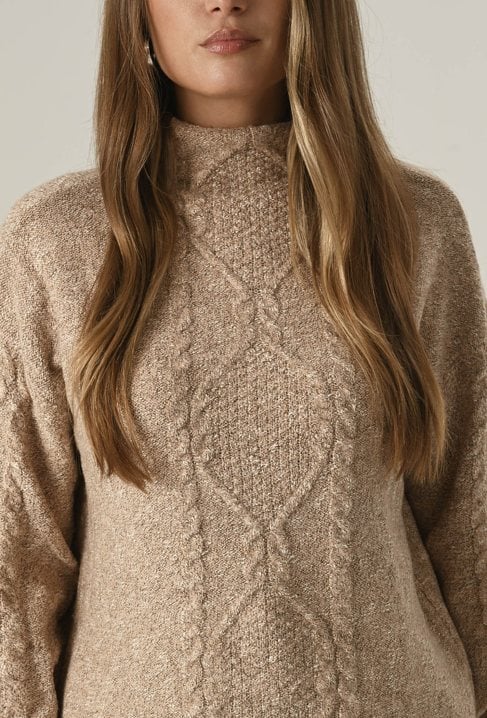 Sweter z metaliczną nicią