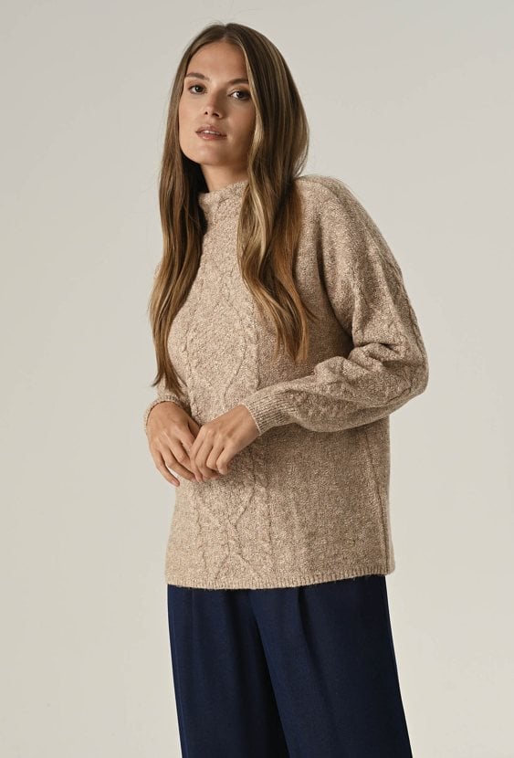 Sweter z metaliczną nicią