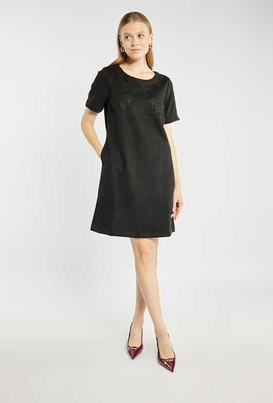 Sukienka mini z haftem