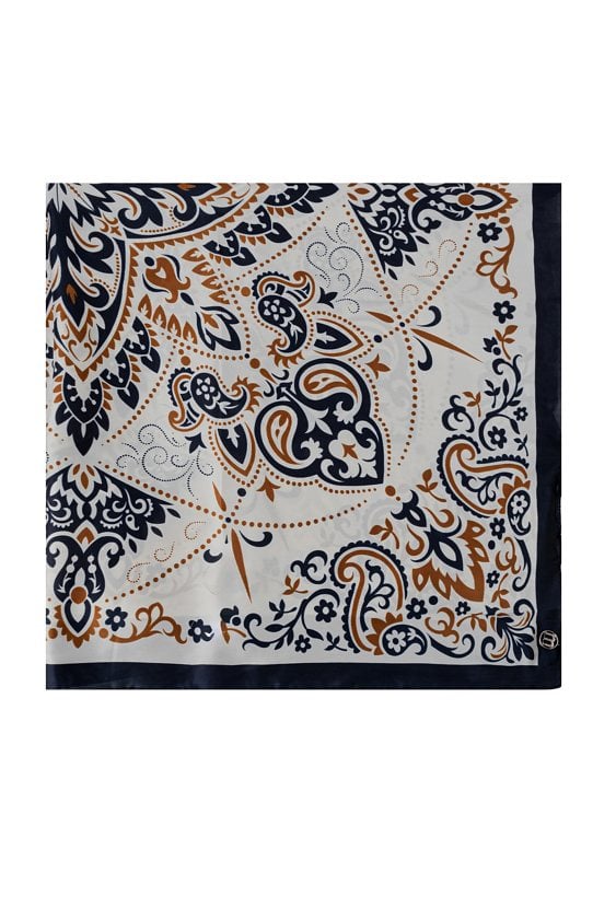 Wzorzysty szal damski