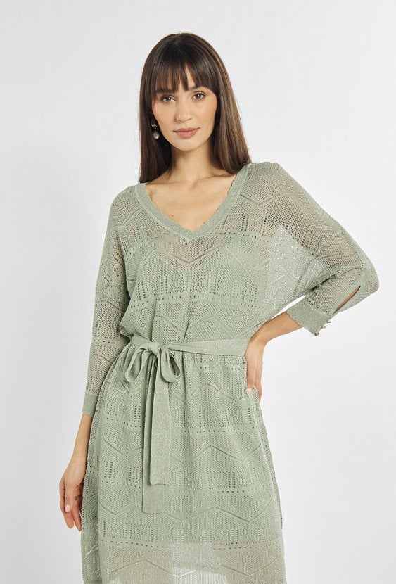 Ażurowa sukienka z wiązaniem