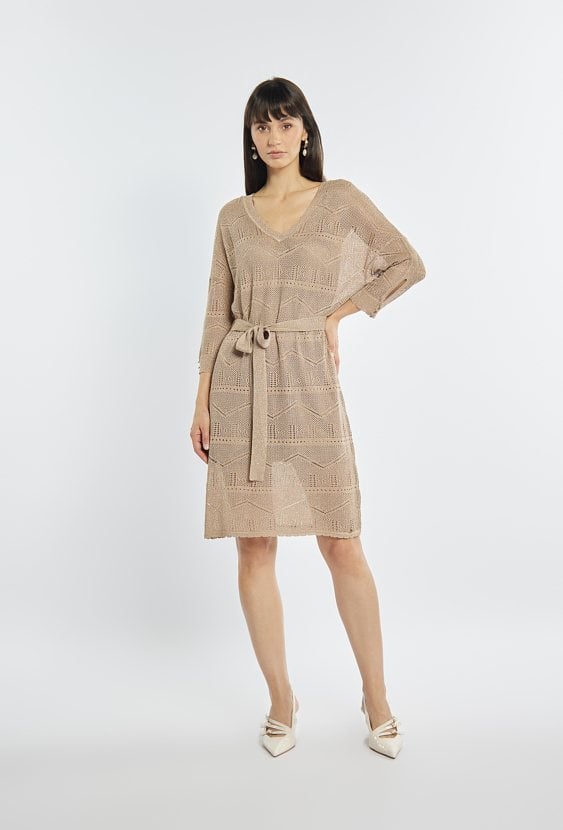 Ażurowa sukienka z wiązaniem