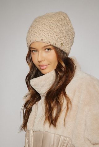 Czapka o warkoczowym splocie