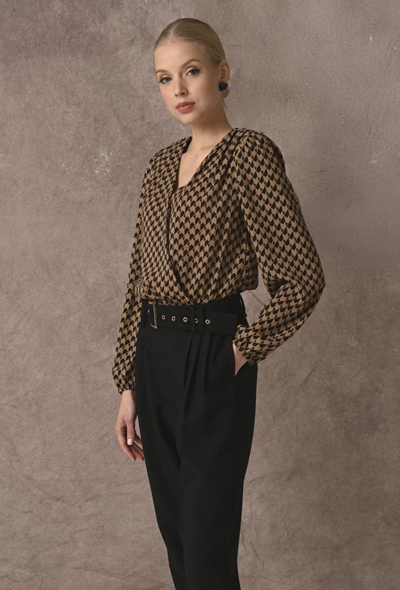 Bluzka kopertowa w drobny wzór