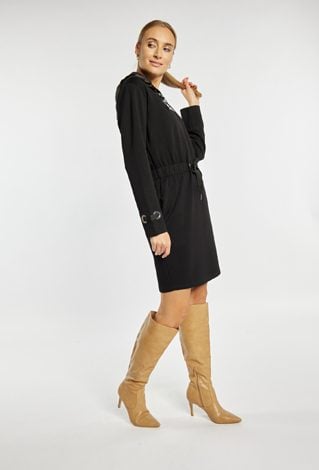 Sportowa sukienka z kapturem