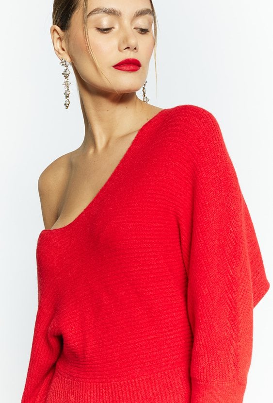 Dopasowana sukienka damska