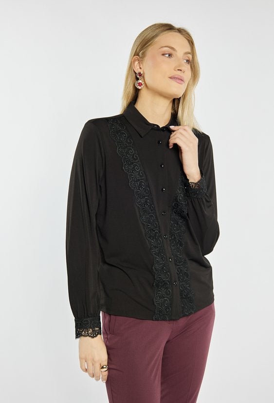 Koszula z elementem koronki