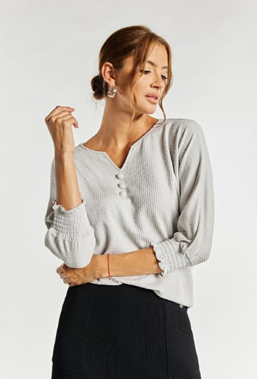 Bluzka damska z ozdobnymi guzikami