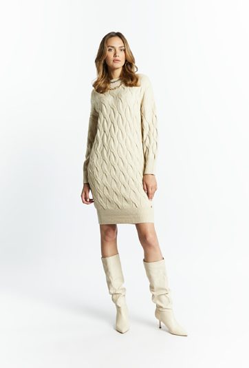 Swetrowa sukienka z ciekawym splotem