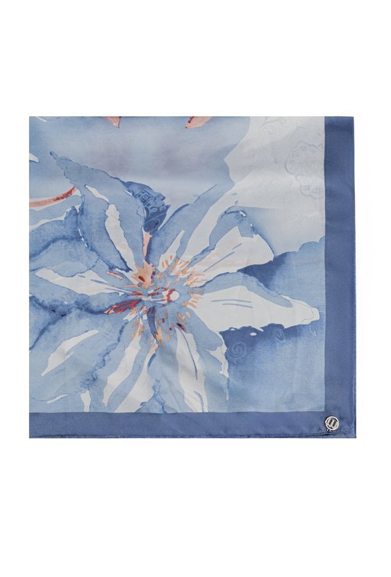 Błękitna apaszka z wzorem