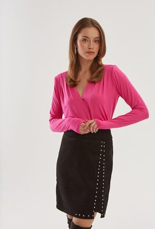 Różowa bluzka z kopertowym dekoltem