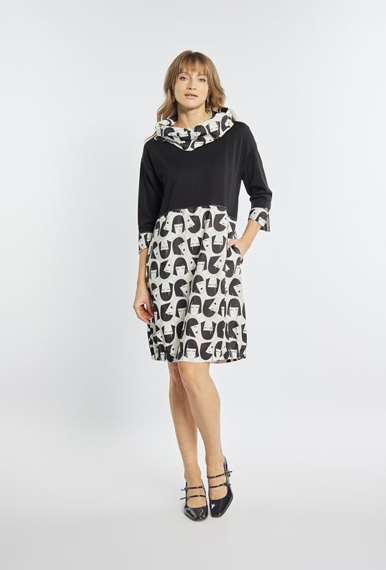 Sukienka z kieszeniami