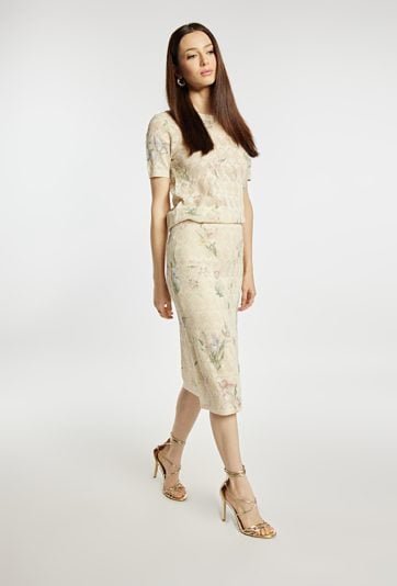 Ażurowa spódnica z kwiatowym wzorem