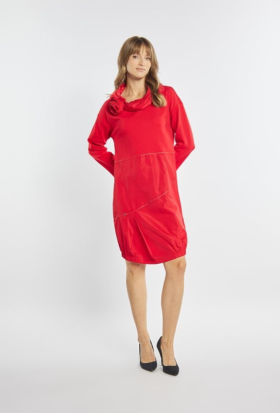 Sukienka z kieszeniami