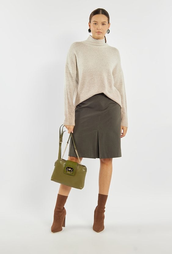 Mała torebka z paskiem