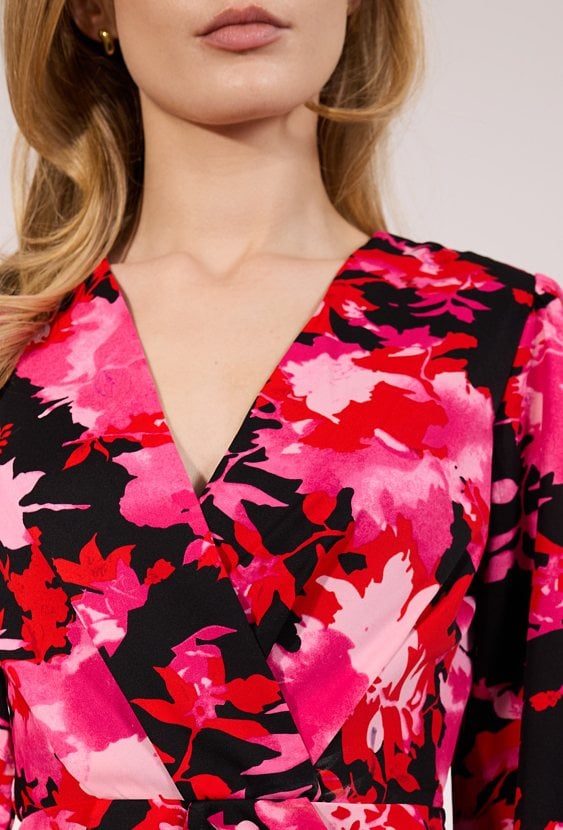 Wzorzysta sukienka mini