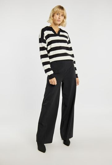 Sweter w szerokie pasy