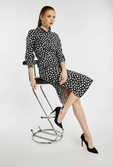 Sukienka midi z kołnierzem