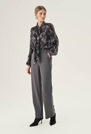 Szare spodnie z rozszerzaną nogawką