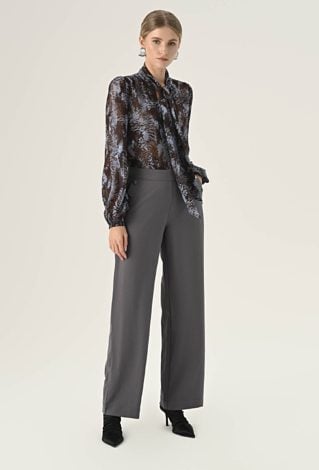 Szare spodnie z rozszerzaną nogawką