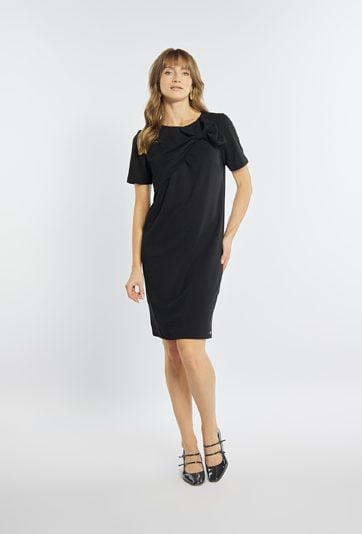 Czarna sukienka z kokardą