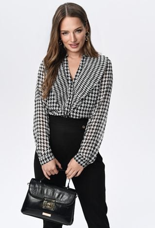 Elegancka bluzka w pepitkę.