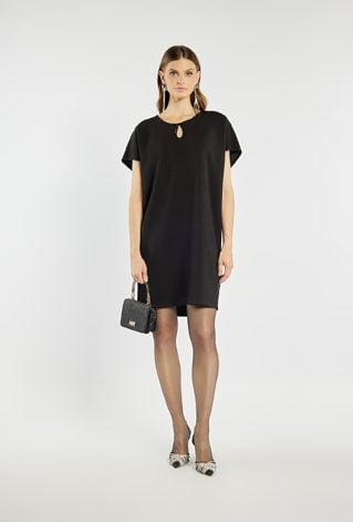 Elegancka czarna sukienka