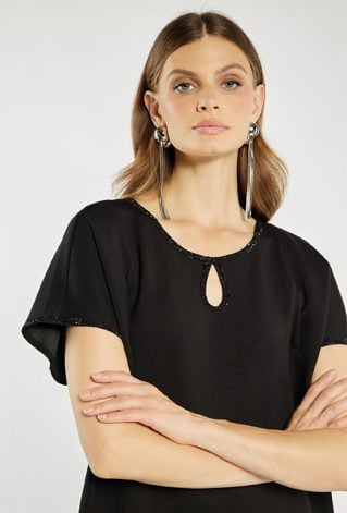 Elegancka czarna sukienka