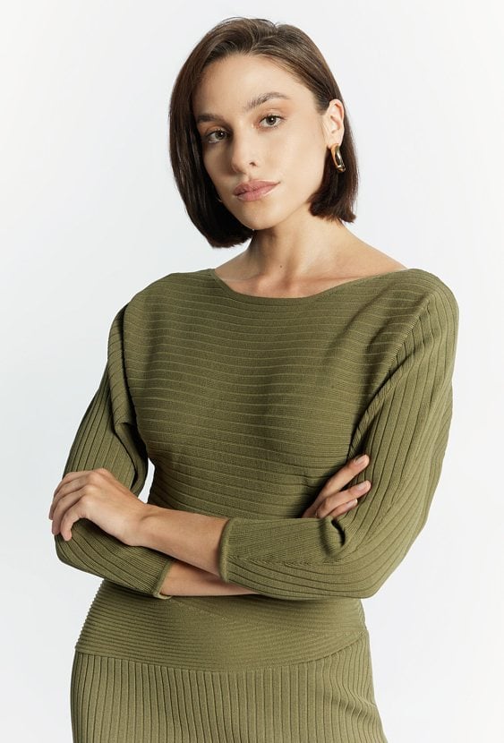 Sukienka damska z rozcięciem