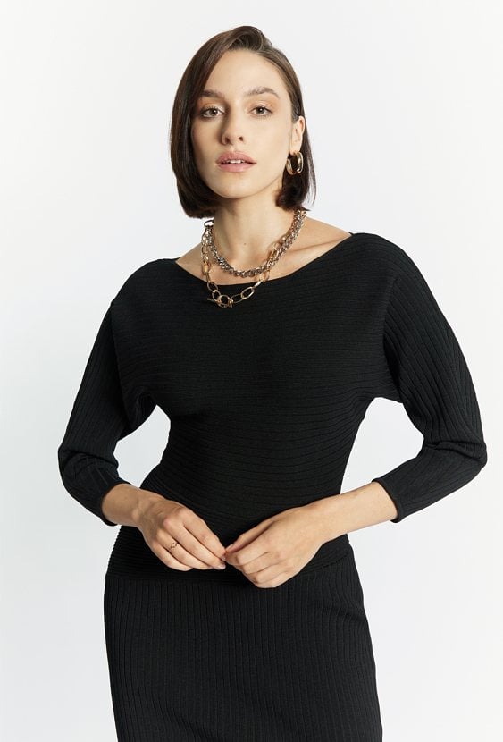 Sukienka damska z rozcięciem