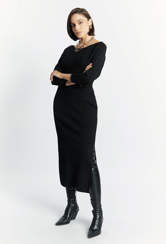 Sukienka damska z rozcięciem