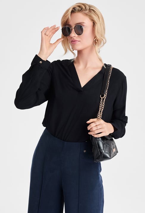 Wiskozowa bluzka w V-nek