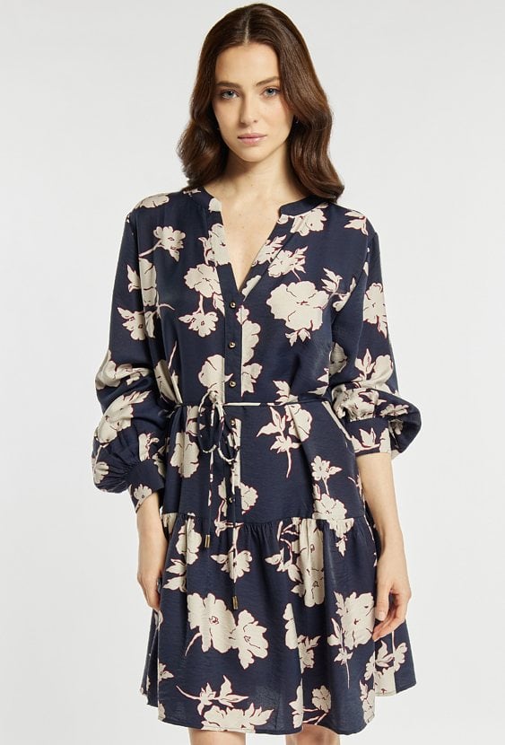 Sukienka z falbanką