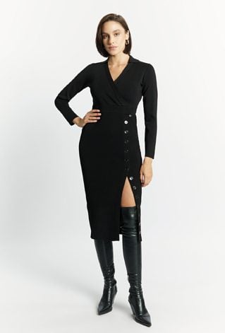 Dopasowana sukienka z rozporkiem z przodu