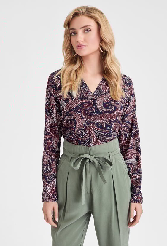 Wiskozowa bluzka w V-nek