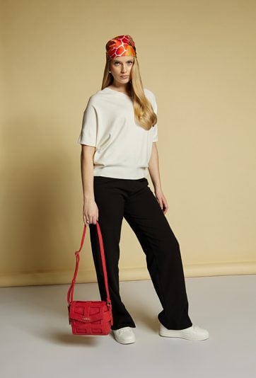 Mała torebka na pasku