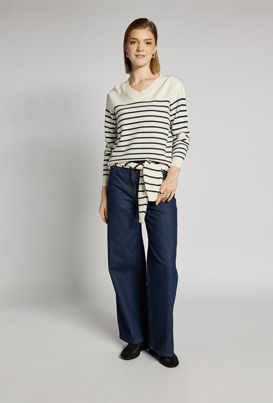 Sweter w paski
