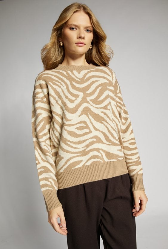 Wzorzysty sweter