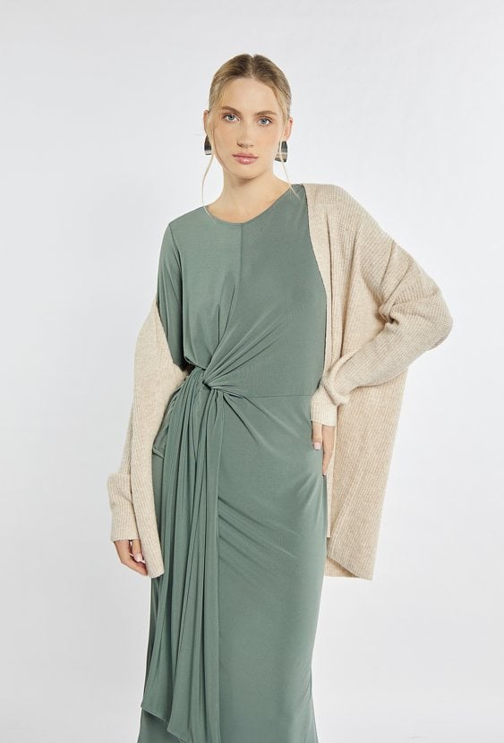 Sukienka z wiązaniem