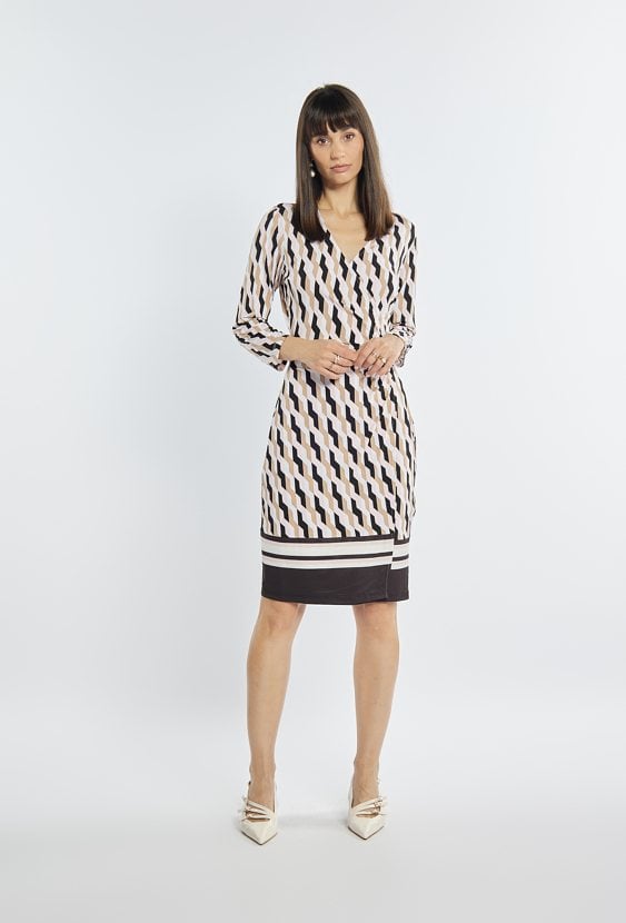 Sukienka z kopertowym dekoltem