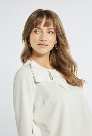 Biała bluza z kokardą