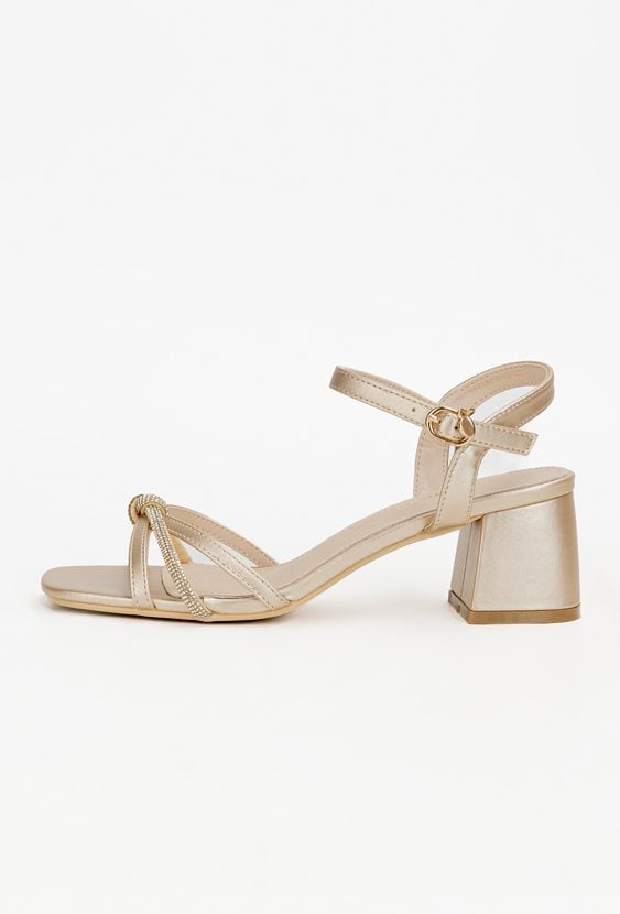 Sandały damskie w złotym kolorze