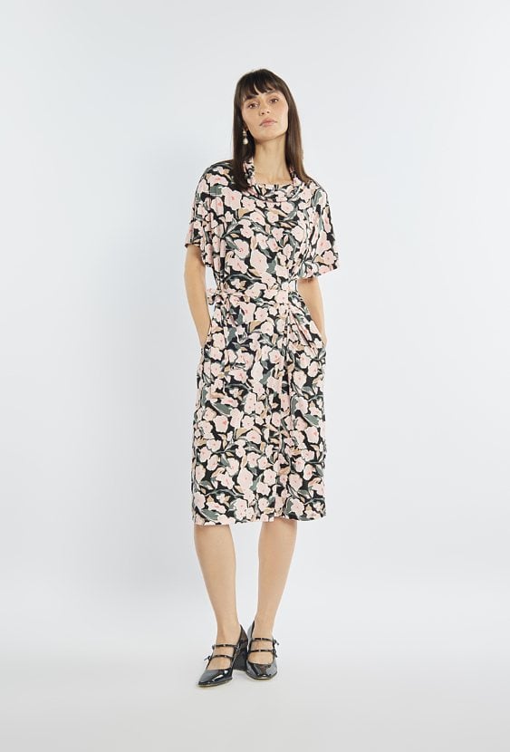 Sukienka w kwiatowy wzór